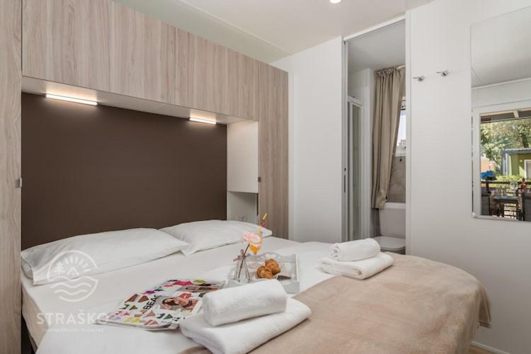 Premium Mobile Home In โนวาลยา ภายนอก รูปภาพ